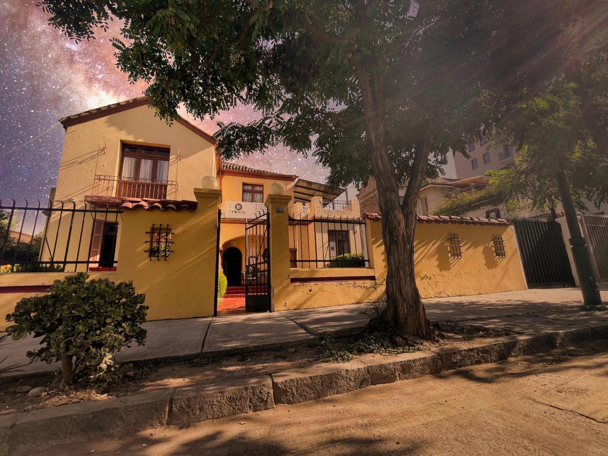 Hostal Boonen Santiago Exterior photo